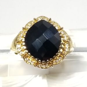 Elegant Black and Gold Women's Ring